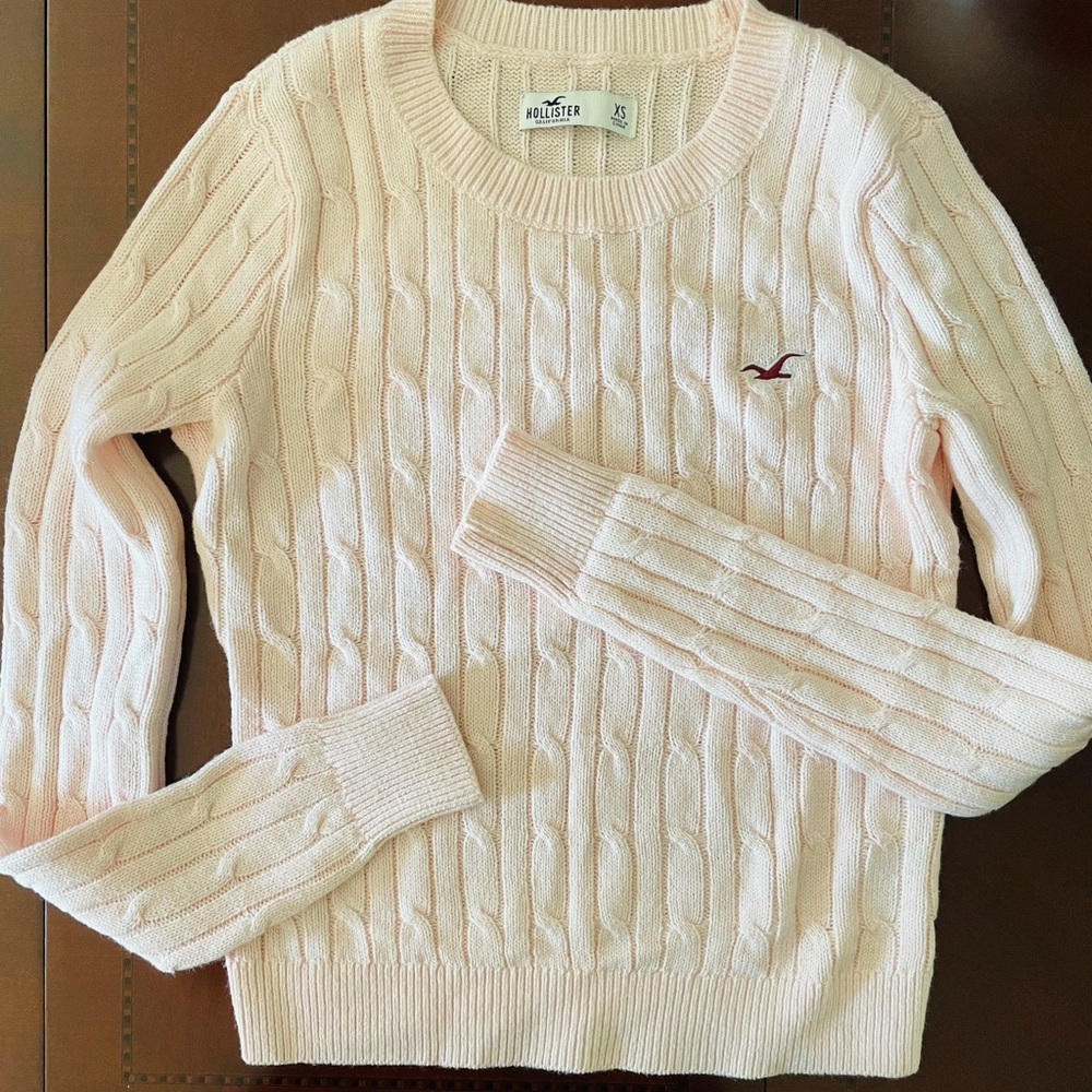 Hollister pastel pink cable-knit sweater xs